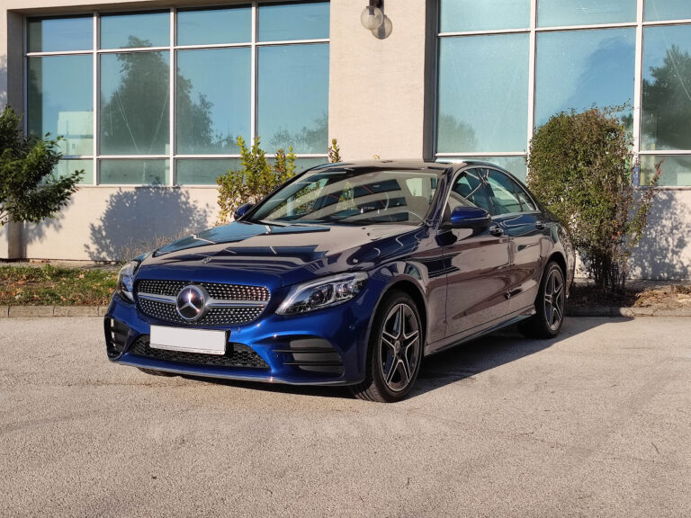 Mercedes-Benz C300e 4MATIC