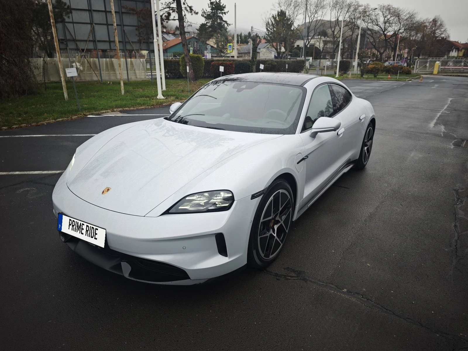 Porsche Taycan