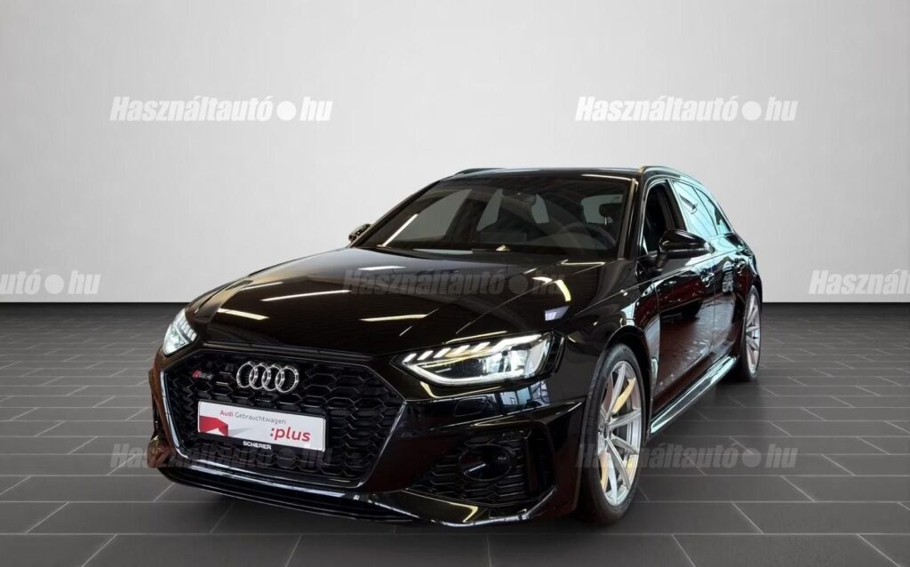 AUDI RS4