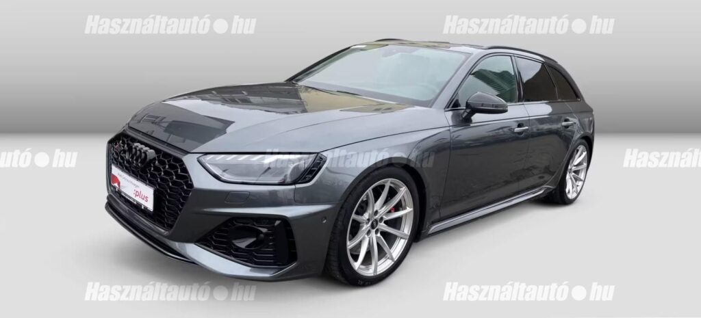 AUDI RS4