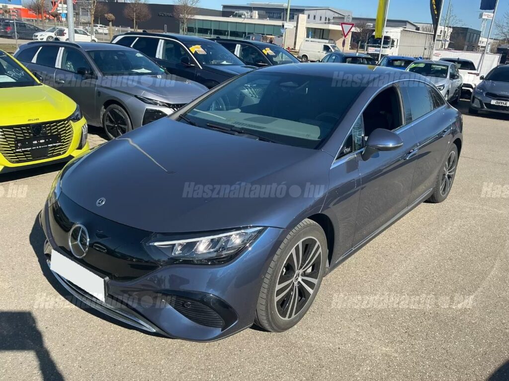 MERCEDES-BENZ EQE