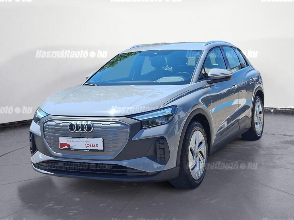 AUDI Q4