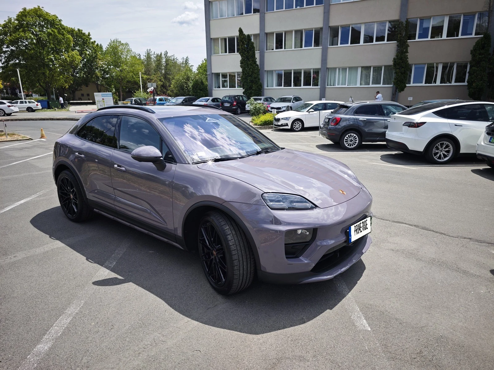 Porsche Macan Electric