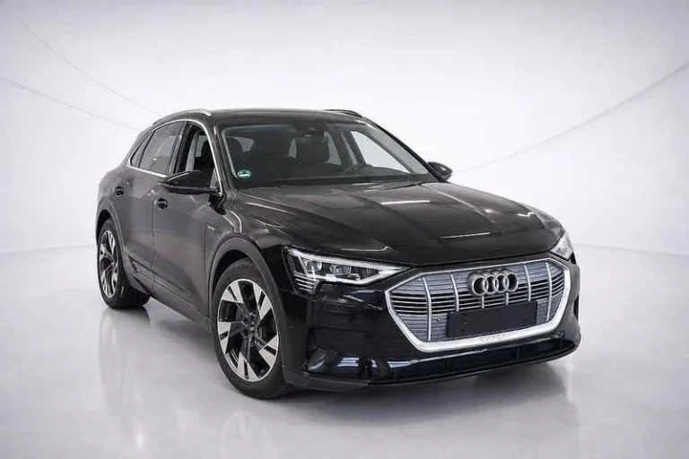 Használt Audi e-tron (2022, fekete)