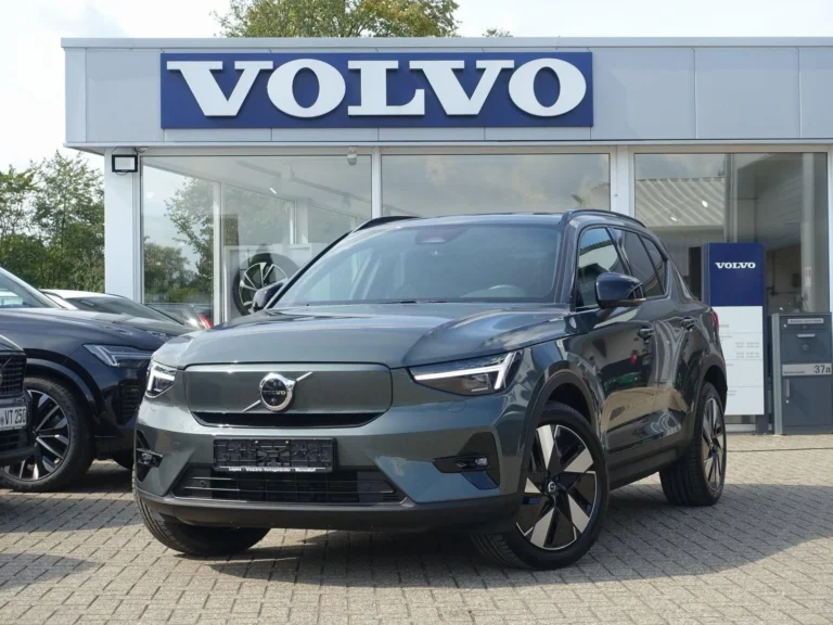 Használt Volvo EX40 (2025, türkiz)
