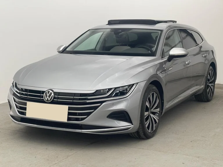 Használt Volkswagen Arteon (2023, ezüst)
