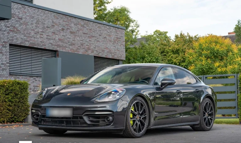 Használt Porsche Panamera (2023, szürke)