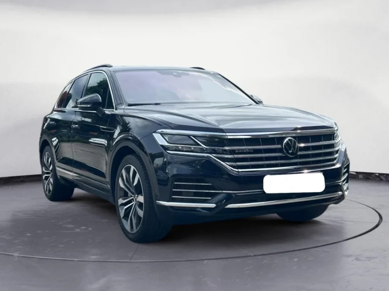 Használt Volkswagen Touareg (2022, kék)