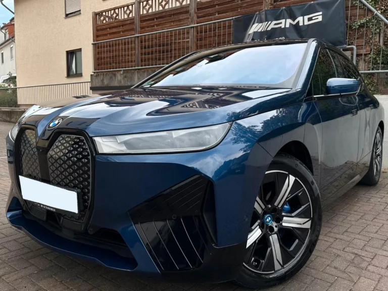 Használt BMW iX (2021, kék)
