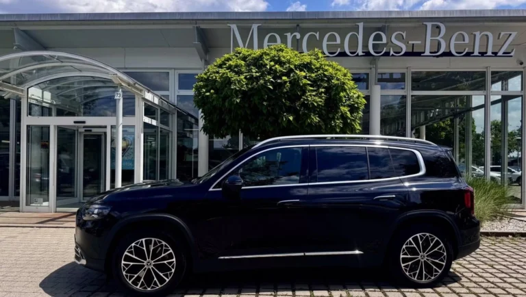 Használt Mercedes-Benz GLB 250 (2026, fekete)