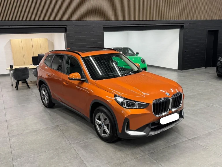 Használt BMW X1 (2024, narancs)