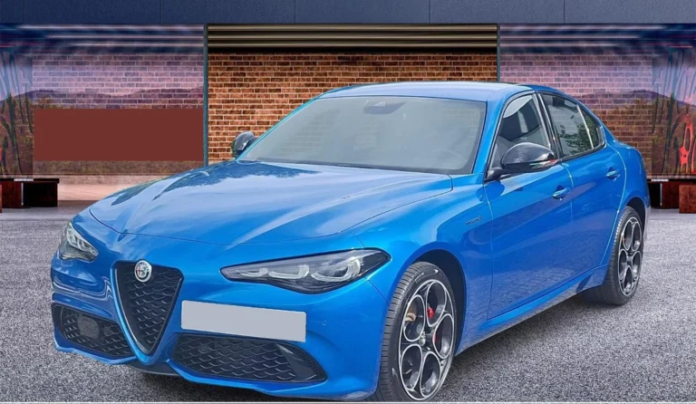 Használt Alfa Romeo Giulia (2023, kék)