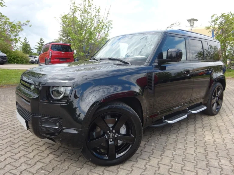Használt Land Rover Defender (2025, fekete)