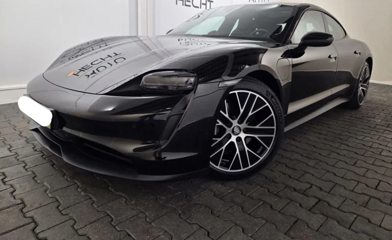Használt Porsche Taycan (2023, fekete)