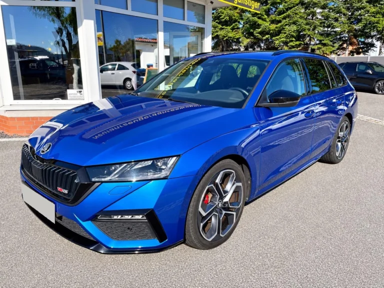 Használt Skoda Octavia (2024, kék)
