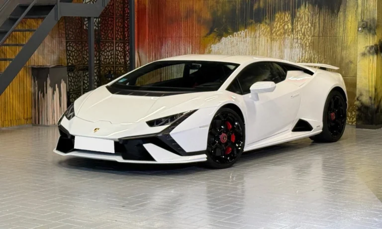 Használt Lamborghini Huracán (2023, fehér)