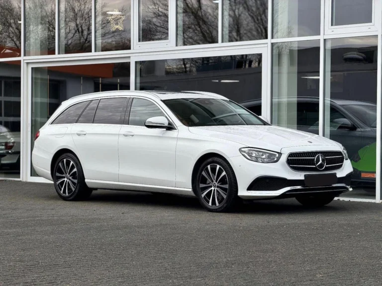 Használt Mercedes-Benz E 300 (2022, fehér)