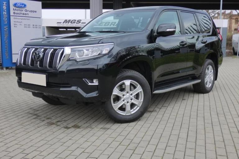 Használt Toyota Land Cruiser (2024, fekete)