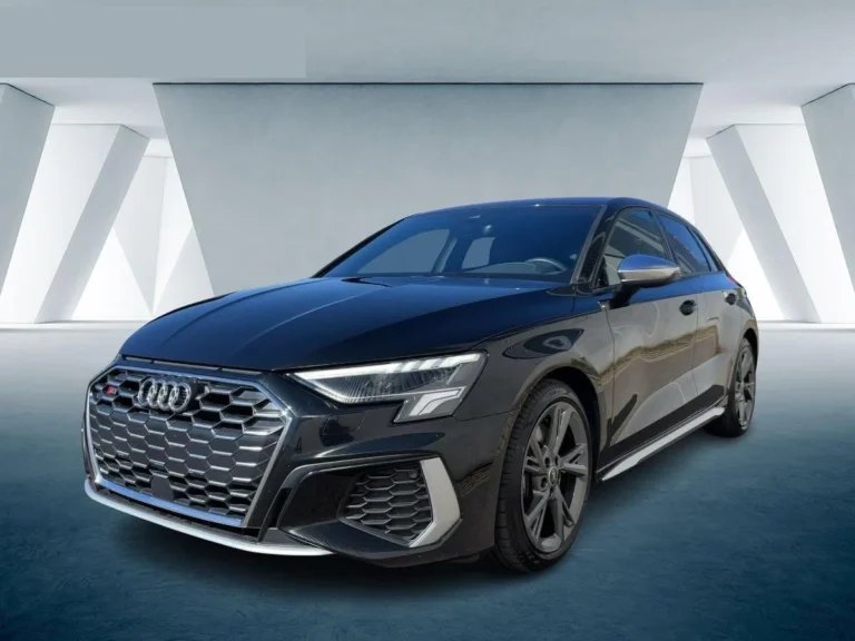 Használt Audi S3 (2023, fekete)