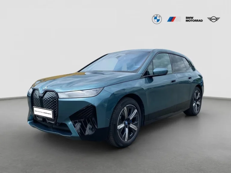 Használt BMW iX (2023, kék)