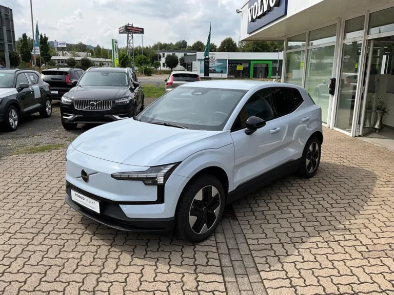 Használt Volvo EX30 (2025, világoskék)
