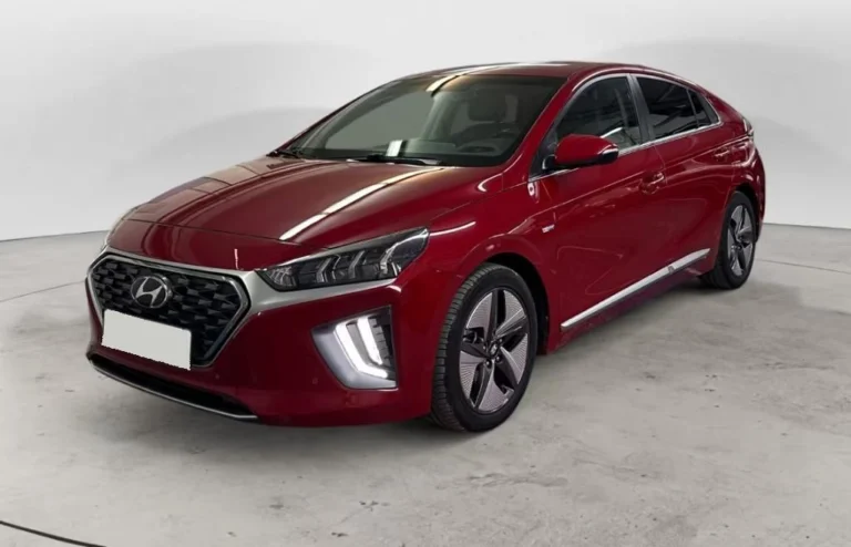 Használt Hyundai Ioniq (2021, piros)
