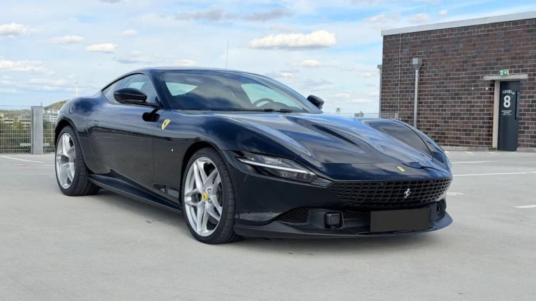 Használt Ferrari Roma (2022, fekete)