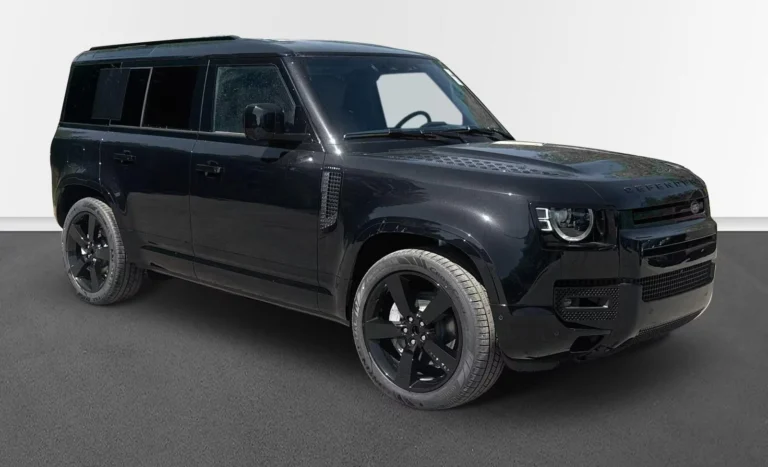 Használt Land Rover Defender (2025, fekete)