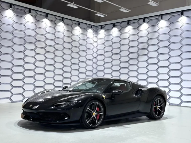 Használt Ferrari 296 GTB (2023, fekete)