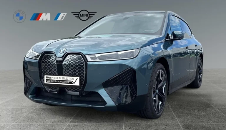 Használt BMW iX (2023, kék)