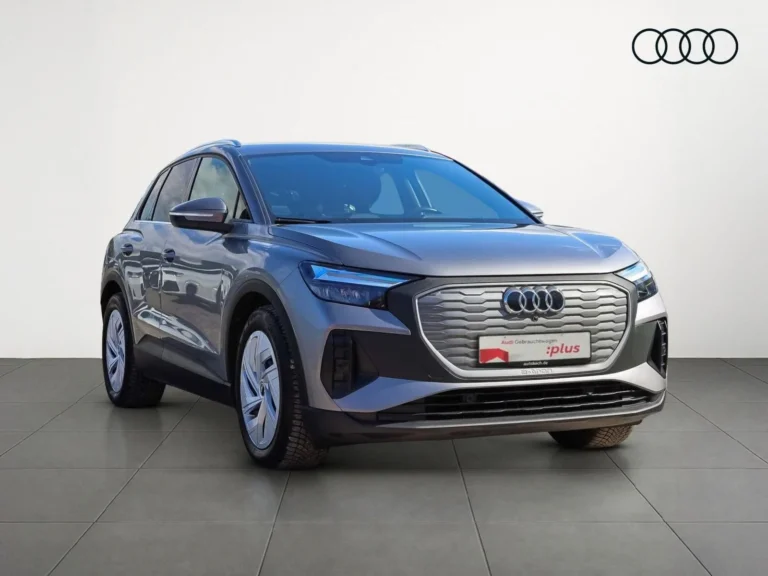 Használt Audi Q4 (2023, szürke)