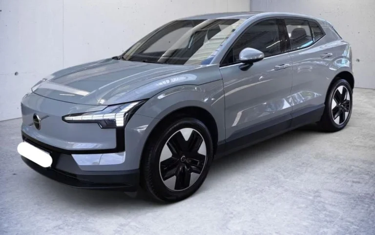 Használt Volvo EX30 (2024, szürke)