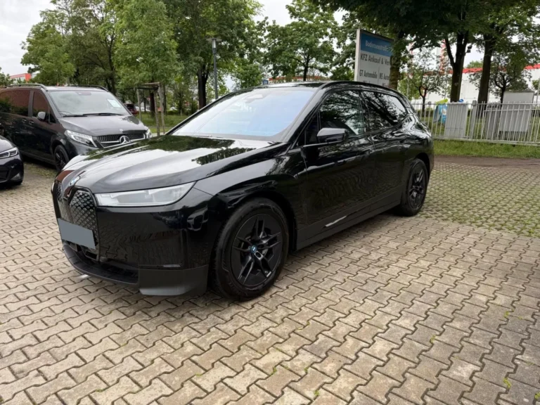 Használt BMW iX (2023, fekete)