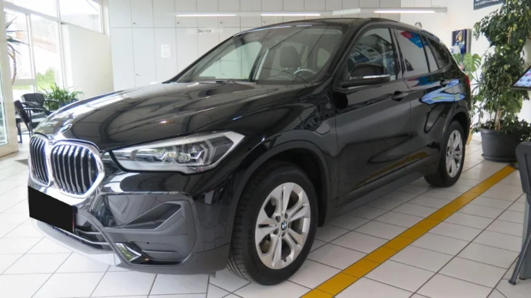 Használt BMW X1 (2021, fekete)