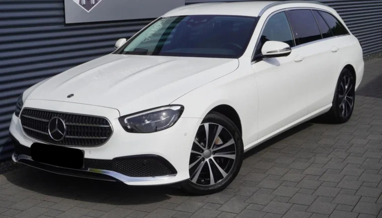 Használt Mercedes-Benz E 300 (2022, fehér)