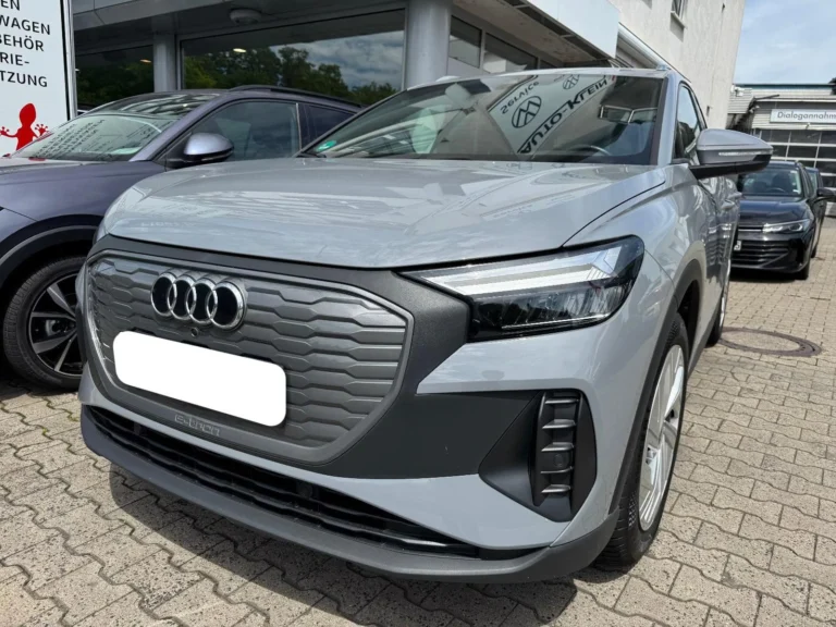Használt Audi Q4 (2022, szürke)
