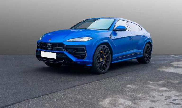 Használt Lamborghini Urus (2025, kék)