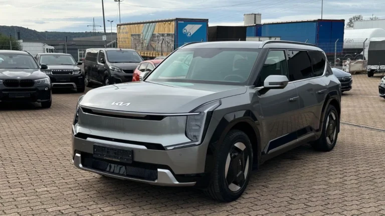 Használt Kia EV9 (2023, szürke)