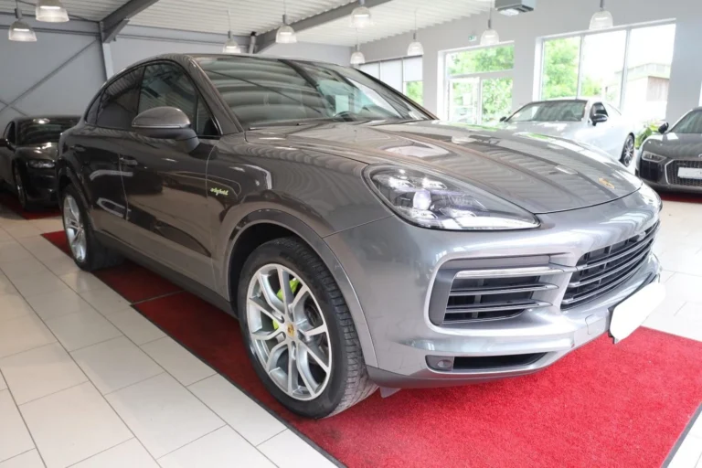 Használt Porsche Cayenne (2022, szürke)