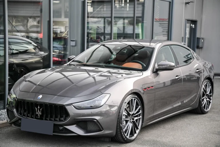 Használt Maserati Ghibli (2021, szürke)