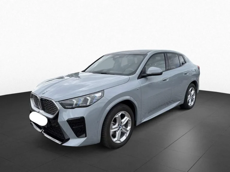 Használt BMW iX2 (2025, szürke)