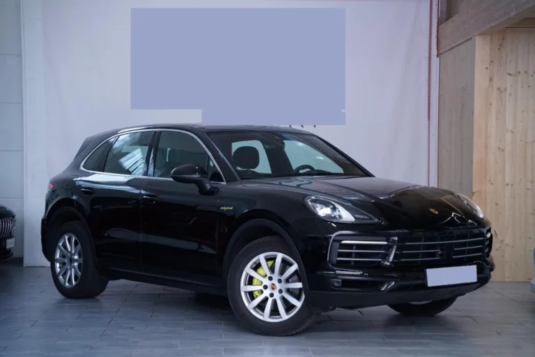 Használt Porsche Cayenne (2021, fekete)
