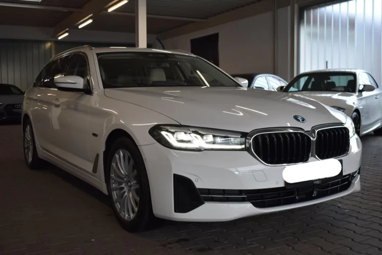 Használt BMW 530 (2023, fehér)