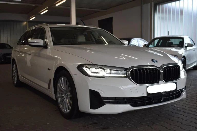 Használt BMW 530 (2023, fehér)