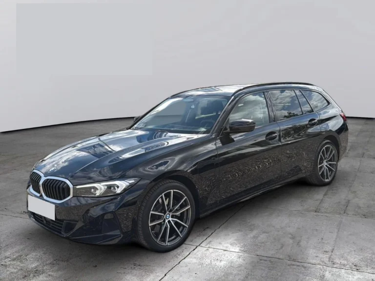 Használt BMW 330 (2024, fekete)