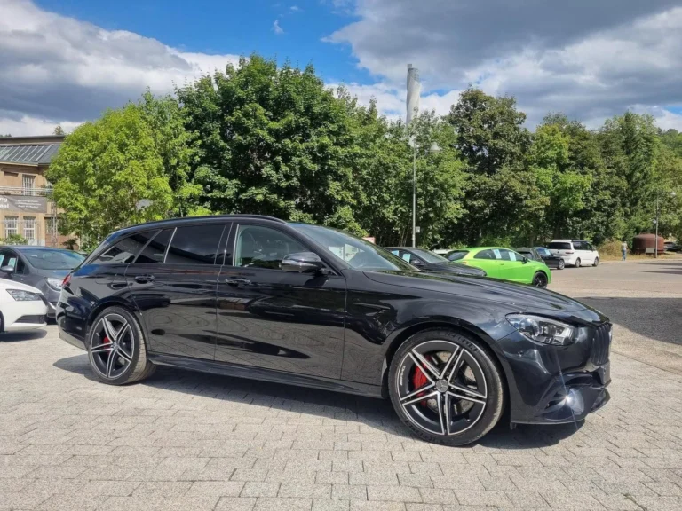Használt Mercedes-AMG E 63 (2022, fekete)