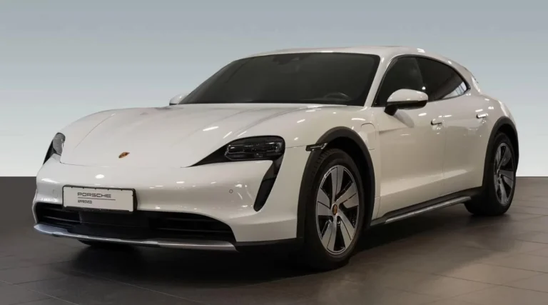 Használt Porsche Taycan (2021, fehér)