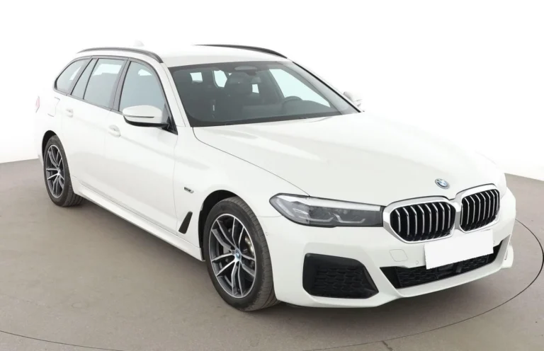 Használt BMW 530 (2022, fehér)