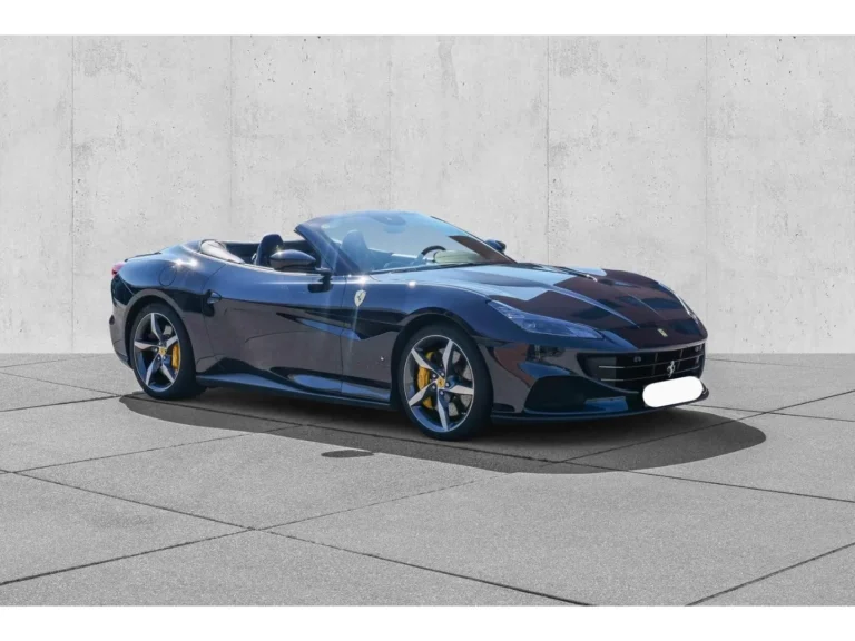 Használt Ferrari Portofino (2023, kék)