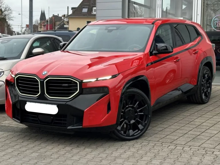 Használt BMW XM (2025, piros)